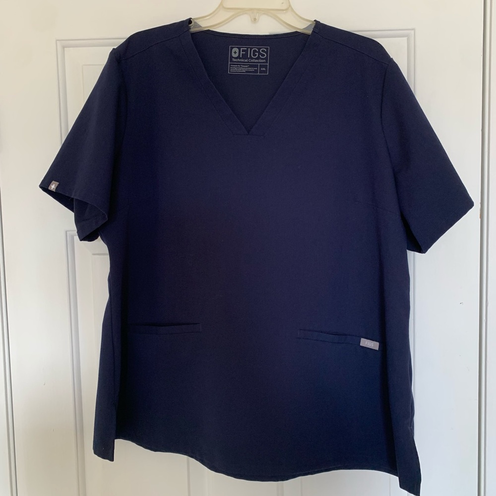 Figs 3-pocket Scrub Top
